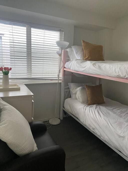 4 Bedroom Upper Level Kits Home Vancouver Kültér fotó