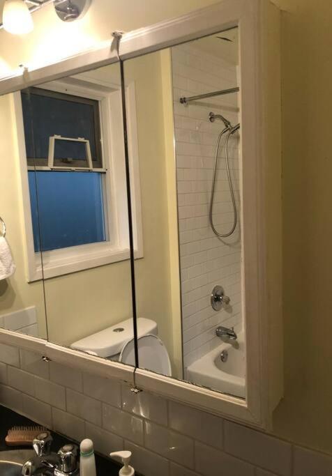 4 Bedroom Upper Level Kits Home Vancouver Kültér fotó