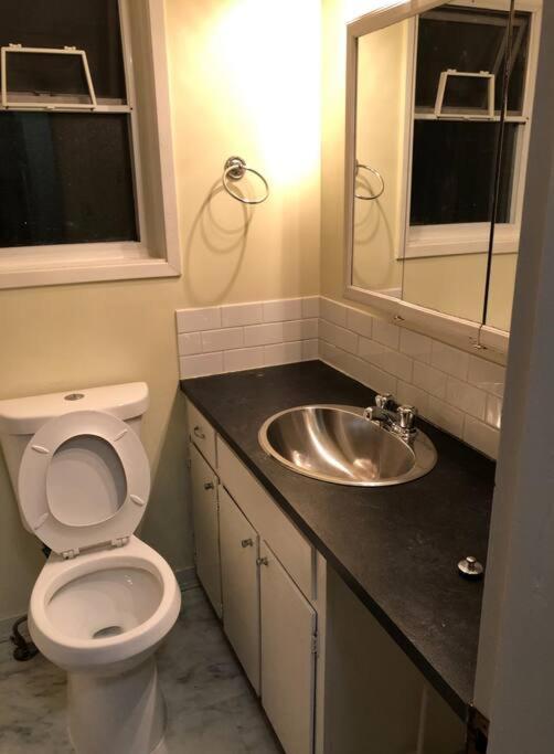 4 Bedroom Upper Level Kits Home Vancouver Kültér fotó