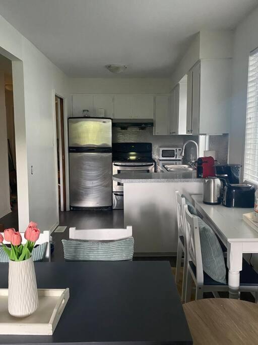 4 Bedroom Upper Level Kits Home Vancouver Kültér fotó