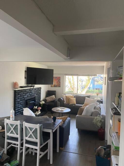 4 Bedroom Upper Level Kits Home Vancouver Kültér fotó