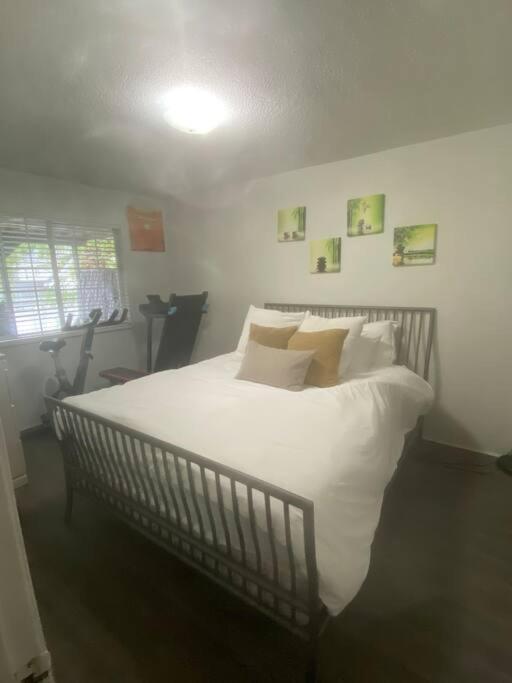 4 Bedroom Upper Level Kits Home Vancouver Kültér fotó