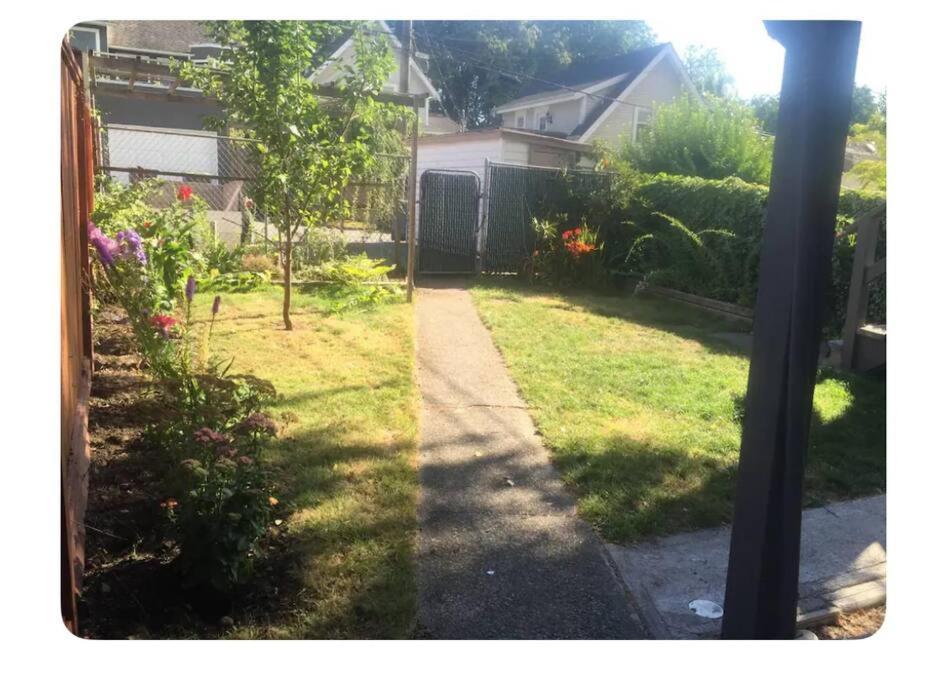 4 Bedroom Upper Level Kits Home Vancouver Kültér fotó