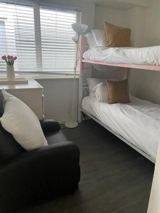 4 Bedroom Upper Level Kits Home Vancouver Kültér fotó
