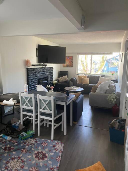 4 Bedroom Upper Level Kits Home Vancouver Kültér fotó
